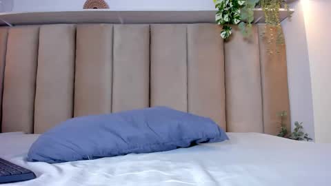  I am Mia  online show from February 2025 01:30:02 PM