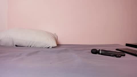  I am Mia  online show from February 2026 11:07:02 AM