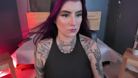 Val  online show from February 2025 08:36:01 PM