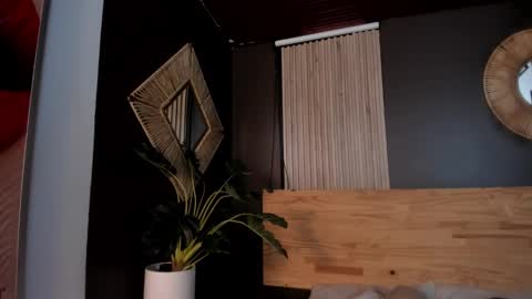 Val  online show from September 2025 12:06:01 PM