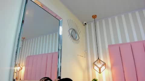 Snapshot of mia_jons20 chatting on May 2026 04:04:02 PM Naomi online show from May 2026 04:04:02 PM