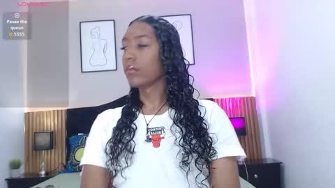 Snapshot of mia_kheleer chatting on February 2026 01:07:01 PM Mia online show from February 2026 01:07:01 PM