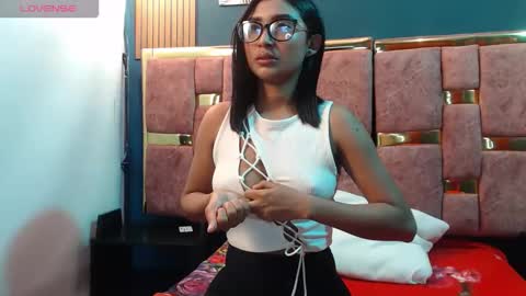 Mia.  online show from May 2026 11:04:01 AM