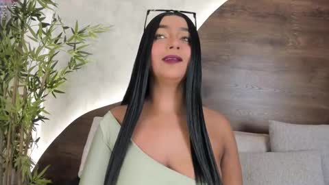 mia_lacy online show from November 2025 04:49:01 PM