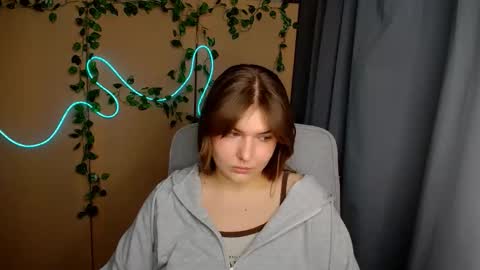 mia_lemm online show from April 2026 05:56:02 AM