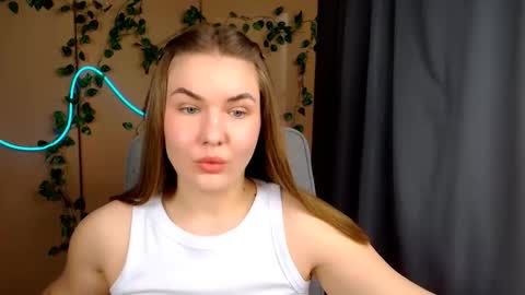mia_lemm online show from April 2026 06:38:02 AM