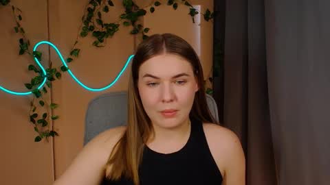 mia_lemm online show from May 2026 06:52:01 AM