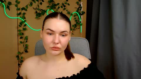 mia_lemm online show from May 2026 07:26:02 AM