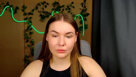 mia_lemm online show from May 2026 06:53:01 AM