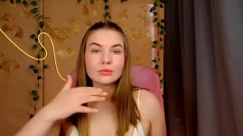mia_lemm online show from May 2026 06:42:02 AM