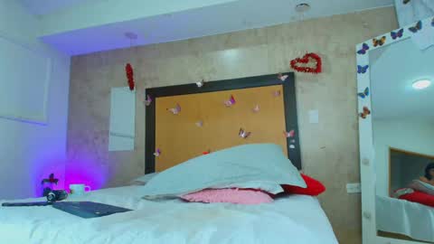 Snapshot of mia_lopez52 chatting on April 2026 07:58:02 PM MIALOPEZ . Y . online show from April 2026 07:58:02 PM