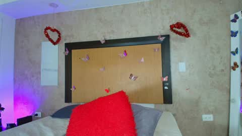 Snapshot of mia_lopez52 chatting on April 2026 09:39:33 PM MIALOPEZ . Y . online show from April 2026 09:39:33 PM