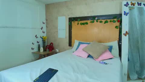 MIALOPEZ      .     Y      .      online show from July 2026 09:35:01 AM