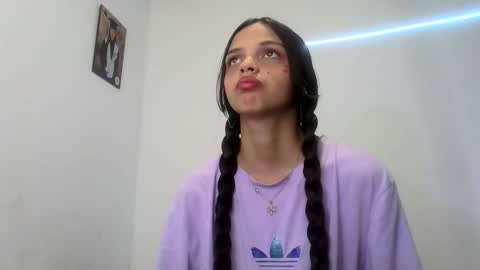 mia lucy 21 online show from October 2025 07:47:01 PM