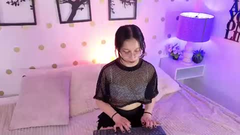Mia online show from June 2026 11:14:02 PM