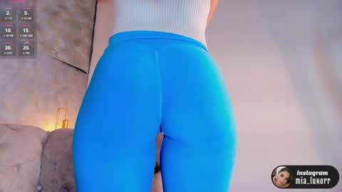 Snapshot of mia_luxor chatting on December 2025 11:49:02 AM mia_luxor online show from December 2025 11:49:02 AM