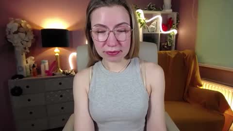 Mia online show from December 2024 08:08:02 AM