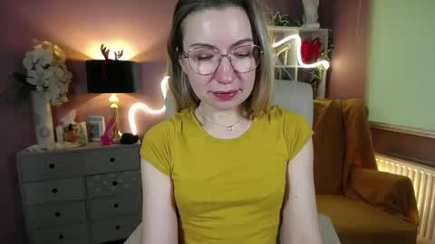 Mia online show from December 2024 11:07:01 AM