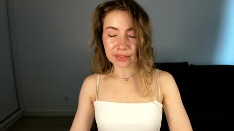 Mia online show from April 2026 06:27:01 AM