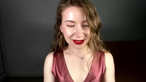 Mia online show from May 2026 06:42:02 PM