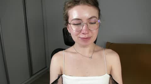 Mia online show from July 2026 06:59:02 PM