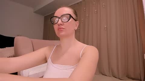 Snapshot of mia_maya chatting on February 2025 10:04:02 AM Alicia online show from February 2025 10:04:02 AM