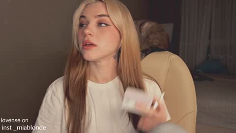 Snapshot of mia_milagros chatting on December 2024 12:00:02 AM mia_milagros online show from December 2024 12:00:02 AM