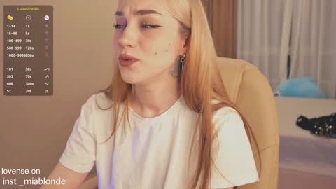 Snapshot of mia_milagros chatting on January 2025 01:08:01 AM mia_milagros online show from January 2025 01:08:01 AM