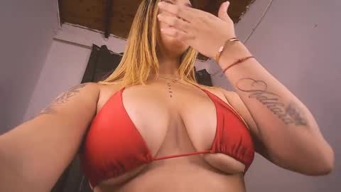 mia independent model online show from May 2026 01:52:01 PM