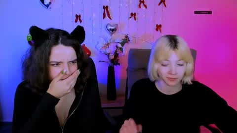 Snapshot of mia_mooon_ chatting on April 2026 08:51:02 AM mia_mooon_ online show from April 2026 08:51:02 AM