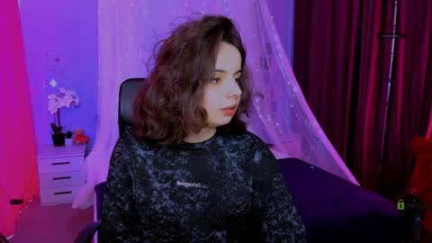 Snapshot of mia_mooon_ chatting on May 2026 08:42:01 AM mia_mooon_ online show from May 2026 08:42:01 AM