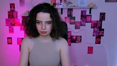 Snapshot of mia_mooon_ chatting on May 2026 09:17:02 AM mia_mooon_ online show from May 2026 09:17:02 AM