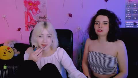 Snapshot of mia_mooon_ chatting on May 2026 01:56:01 AM mia_mooon_ online show from May 2026 01:56:01 AM