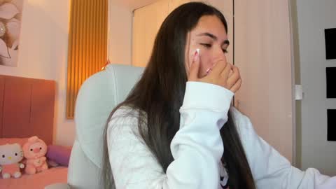 Mia Nevaeh - follow me online show from January 2025 08:21:01 PM