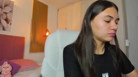 Mia Nevaeh - follow me online show from March 2025 08:42:02 PM