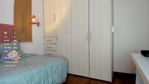 Mia Nevaeh - follow me online show from May 2026 08:05:02 PM