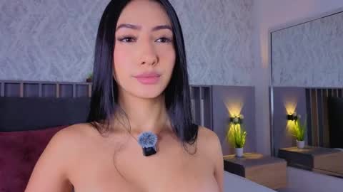 Snapshot of mia_oceann chatting on May 2026 02:43:01 PM MIa online show from May 2026 02:43:01 PM