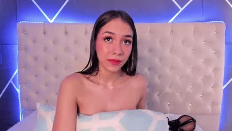 Snapshot of mia_oconner chatting on December 2024 07:25:02 PM mia_oconner online show from December 2024 07:25:02 PM