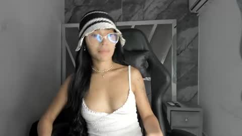 mia_petiteht online show from June 2026 08:21:01 PM