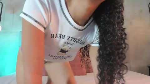 Mia Phalmer online show from May 2026 12:02:02 PM