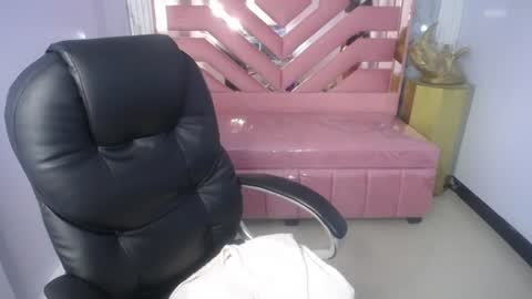Mia  online show from July 2026 03:17:02 AM