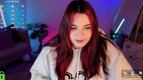 Mia online show from May 2026 01:00:01 AM