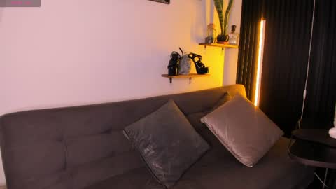 Mia online show from July 2026 10:37:01 PM