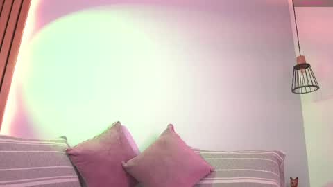 Snapshot of mia_reeves chatting on March 2026 07:06:02 PM Mia Reeves online show from March 2026 07:06:02 PM