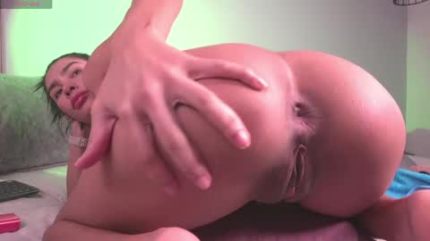 Snapshot of mia_reeves chatting on April 2026 02:23:02 PM Mia Reeves online show from April 2026 02:23:02 PM