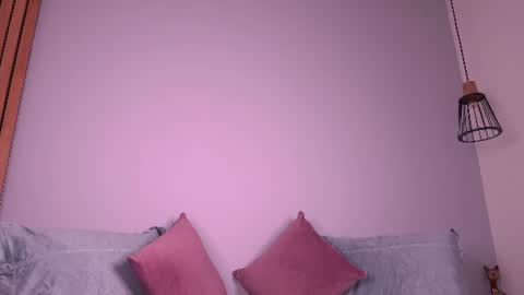 Mia Reeves online show from July 2026 01:37:01 PM