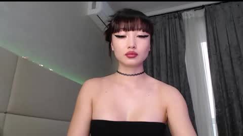 Snapshot of mia_rie chatting on April 2026 04:42:01 AM Mia Rie online show from April 2026 04:42:01 AM