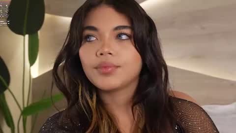 mia_rosalie online show from June 2026 07:39:02 PM