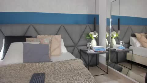 MIA  online show from October 2025 09:23:01 PM