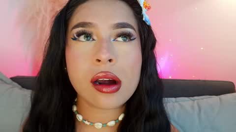 Mia online show from May 2026 09:09:02 PM